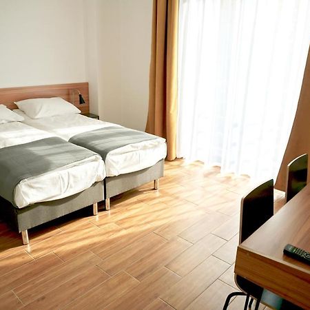 Simar Bed and Breakfast Czeladź Exteriör bild