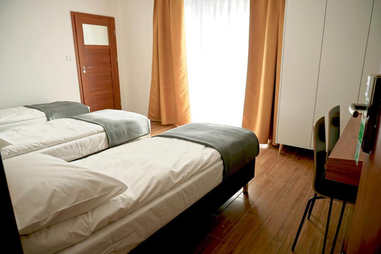 Simar Bed and Breakfast Czeladź Exteriör bild